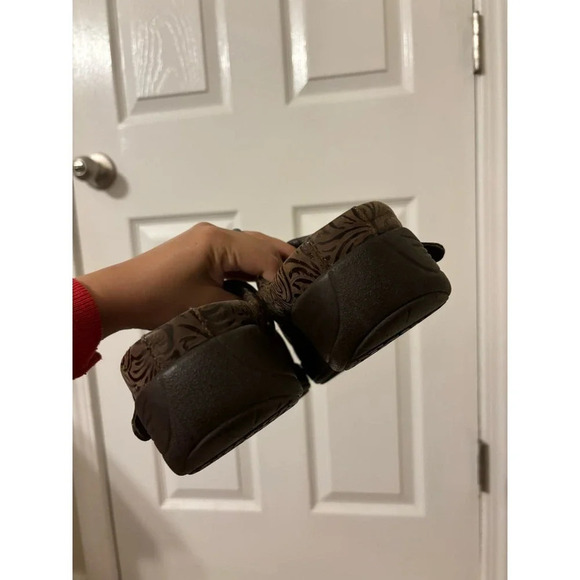 Dansko brown embossed clogs slip on round toe sz 9.5/10 - Picture 5 of 12